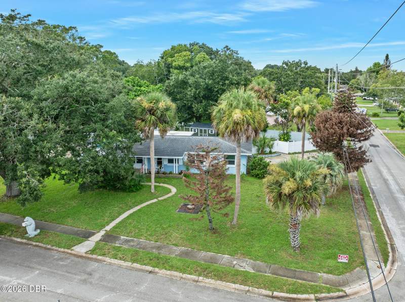 3 bedroom Single Family Residence at 700 Katherine Street, Golfview, South Daytona — photo 2