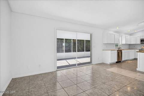 11 Sweet Bay Drive, Palm Coast FL - photo 9 of 43