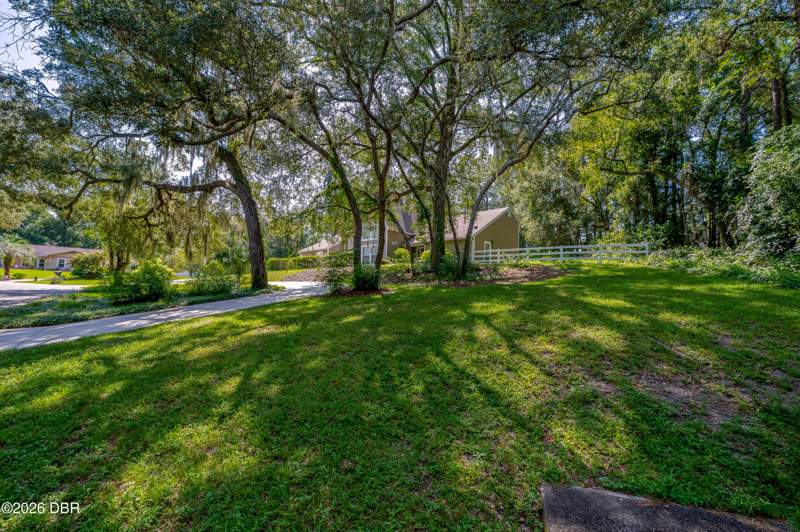 6 bedroom Single Family Residence at 2081 Pennsylvania Drive, Country Club, DeLand — photo 4