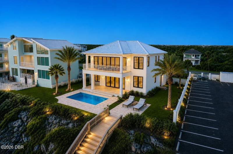 4 bedroom Single Family Residence at 5575 S Atlantic Avenue, Bethune Volusia Beach, New Smyrna Beach — photo 3