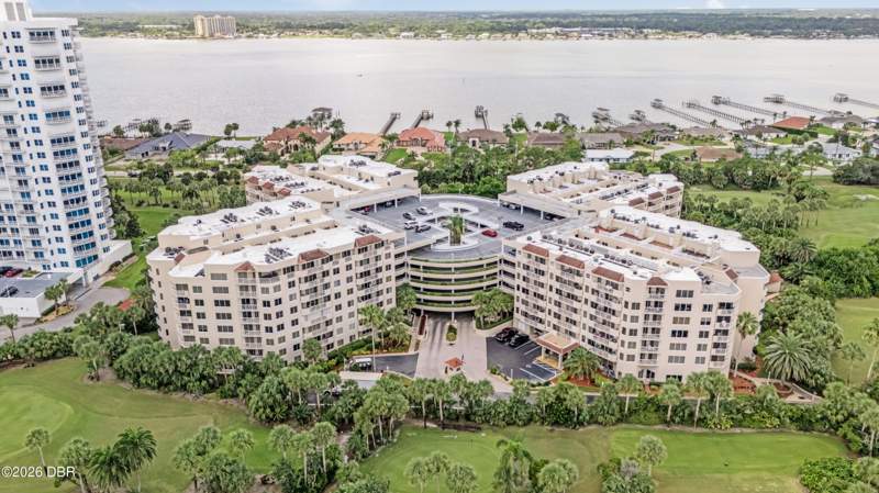2 bedroom Condominium at 3 Oceans West Boulevard #2B2, Oceans Cloverleaf Condo, Daytona Beach Shores — photo 4