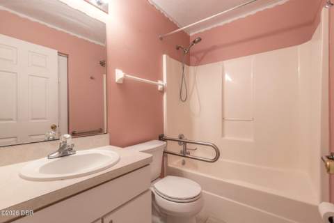 77 Spinnaker Circle, South Daytona FL - photo 18 of 37