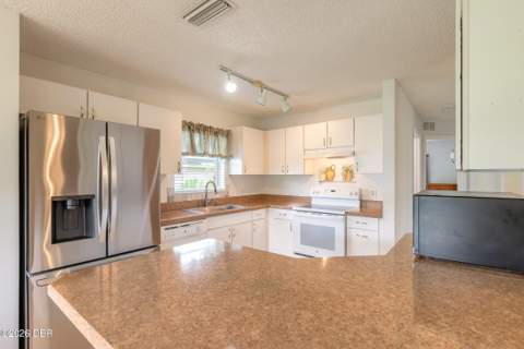 77 Spinnaker Circle, South Daytona FL - photo 10 of 37