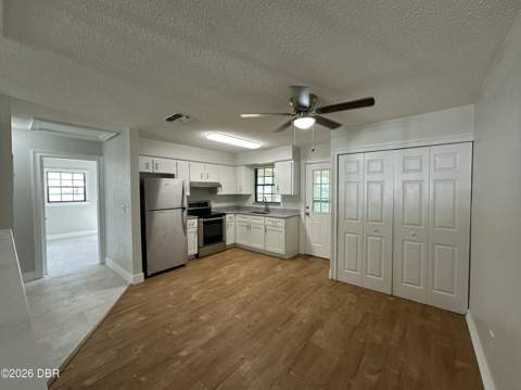 905 Royal Oak Court, Holly Hill FL - photo 6 of 22