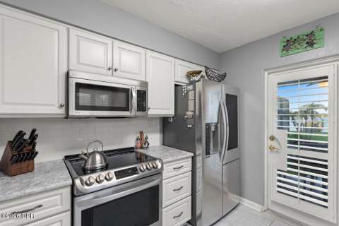 1209 N Halifax Avenue, Daytona Beach FL - photo 14 of 56