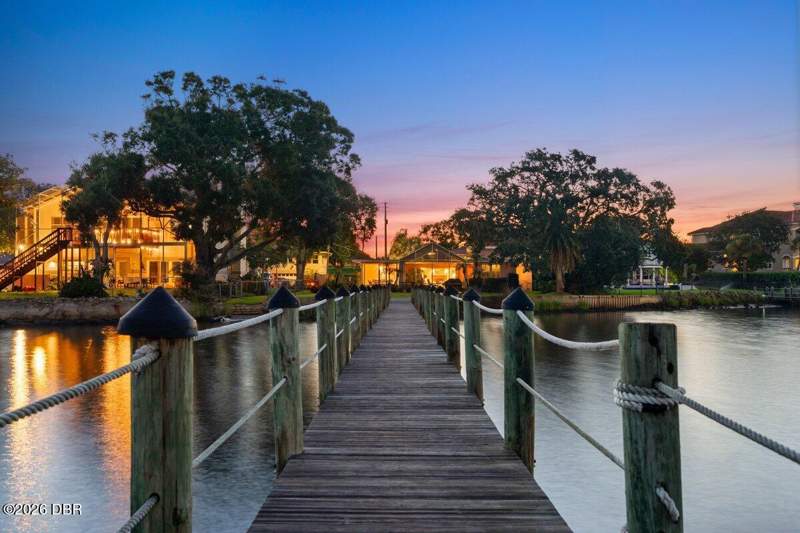 4 bedroom Single Family Residence at 1209 N Halifax Avenue, Medney Park, Daytona Beach — photo 5