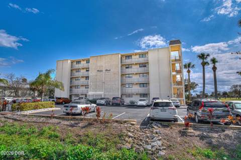 325 Wilder Boulevard #A404, Daytona Beach FL - photo 8 of 48