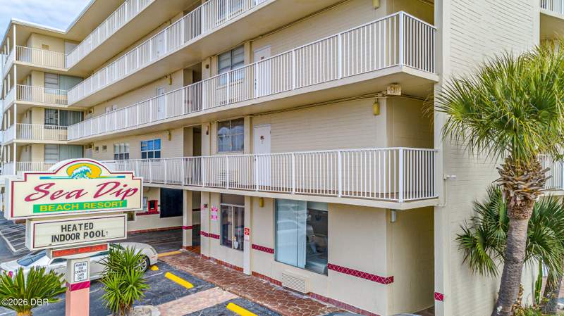 0 bedroom Condotel at 1233 S Atlantic Avenue #526, Sea Dip Resort, Daytona Beach — photo 2