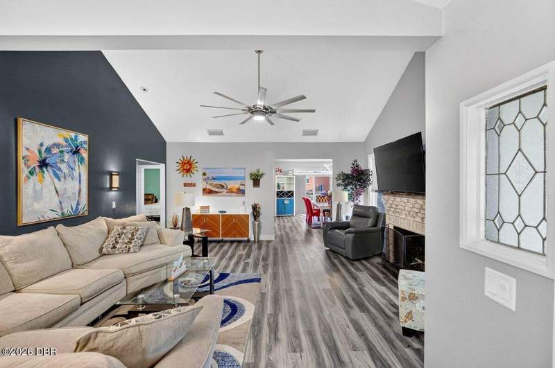 3 bedroom Single Family Residence at 928 N Oleander Avenue, Daytona Beach, Daytona Beach — photo 3
