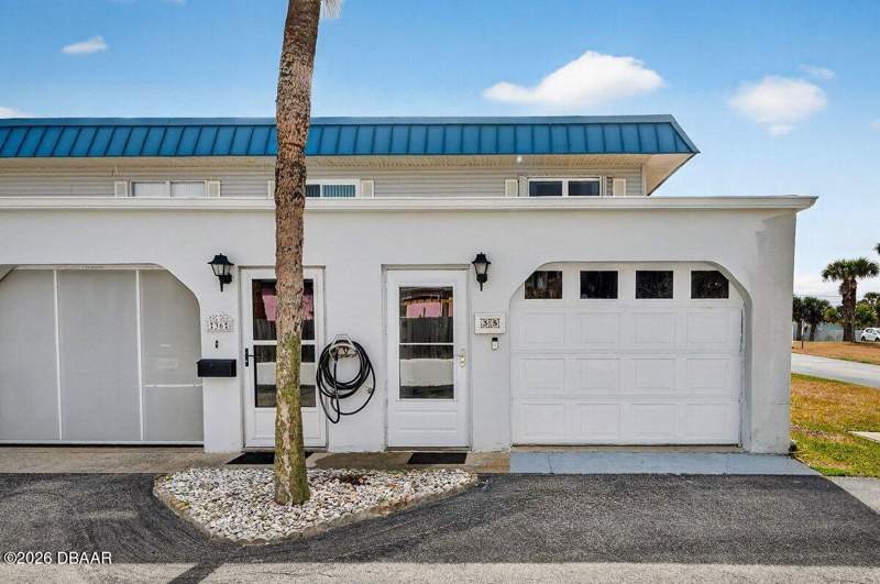 2 bedroom Condominium at 2750 Ocean Shore Boulevard #35, Villa Sereno, Ormond Beach — photo 2
