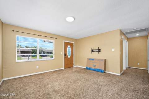 1324 Granada Avenue, Daytona Beach FL - photo 7 of 32