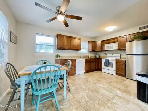 723 Steele Avenue, South Daytona FL - photo 11 of 33
