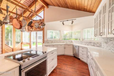 568 Pelican Bay Drive, Daytona Beach FL - photo 13 of 55