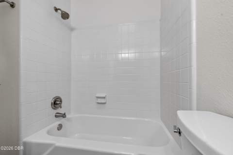 911 Woodmere Circle, Ormond Beach FL - photo 11 of 42