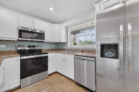 911 Woodmere Circle, Ormond Beach FL - photo 18 of 42