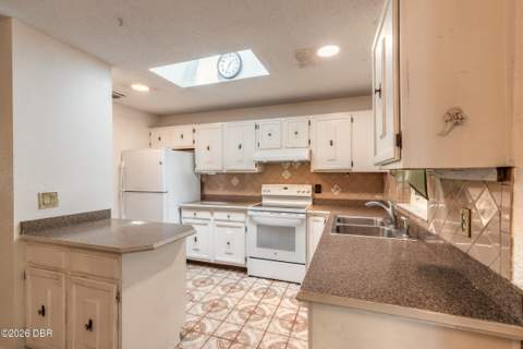 2629 Umbrella Tree Drive, Edgewater FL - photo 10 of 40