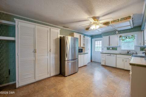 203 Grove Street, Ormond Beach FL - photo 7 of 43