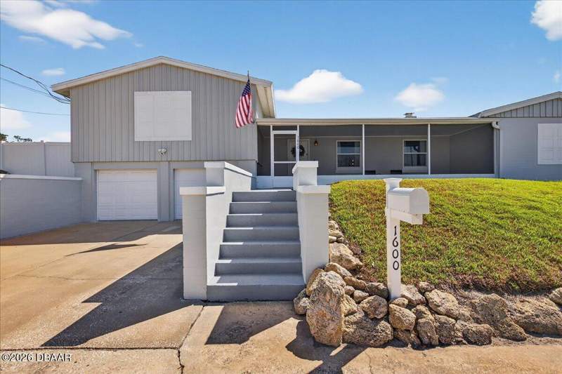 4 bedroom Single Family Residence at 1600 N Oleander Avenue, Ortona, Daytona Beach — photo 5