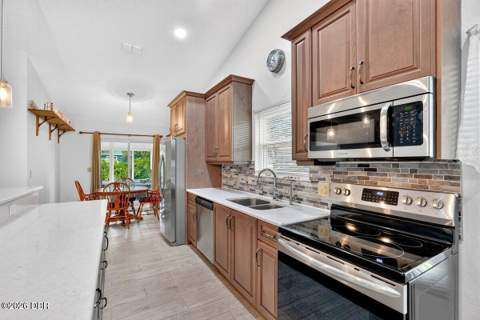 786 Pine Shores Circle, New Smyrna Beach FL - photo 7 of 31