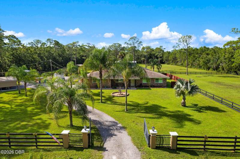 3 bedroom Single Family Residence at 2131 W Poinsettia Drive, Tomoka Farms, Port Orange — photo 3