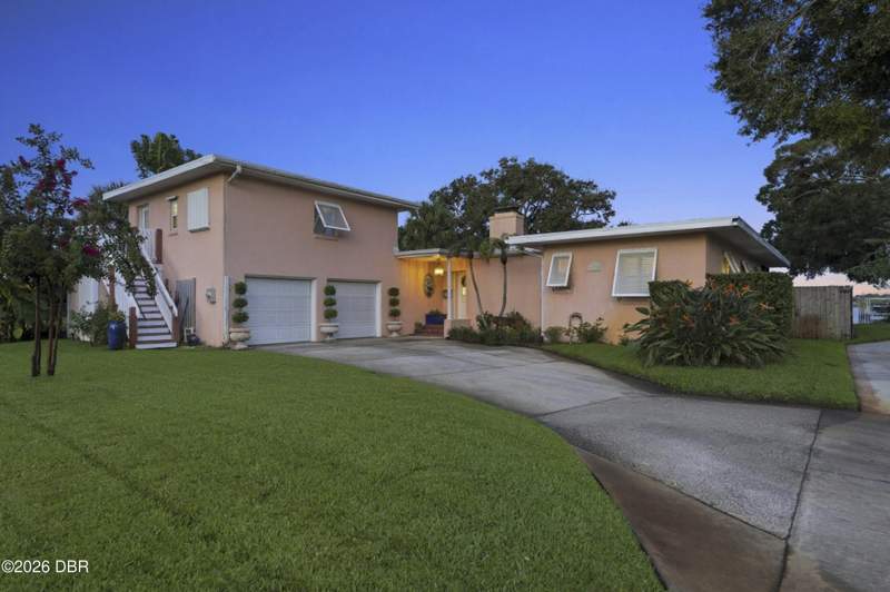 4 bedroom Single Family Residence at 1209 N Halifax Avenue, Medney Park, Daytona Beach — photo 3