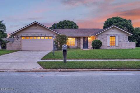 104 Colleen Drive, Daytona Beach FL - photo 10 of 39