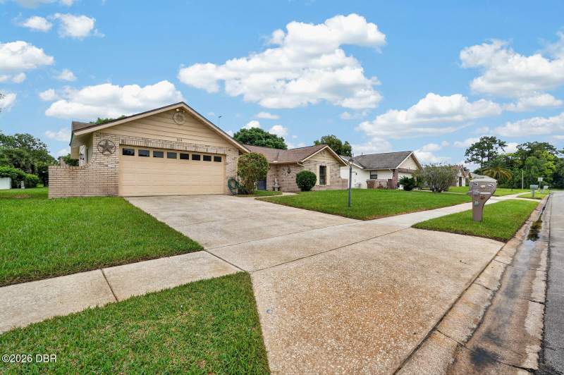 2 bedroom Single Family Residence at 104 Colleen Drive, Georgetowne, Daytona Beach — photo 5