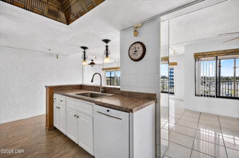 2615 S Atlantic Avenue #4C, Daytona Beach Shores FL - photo 15 of 56