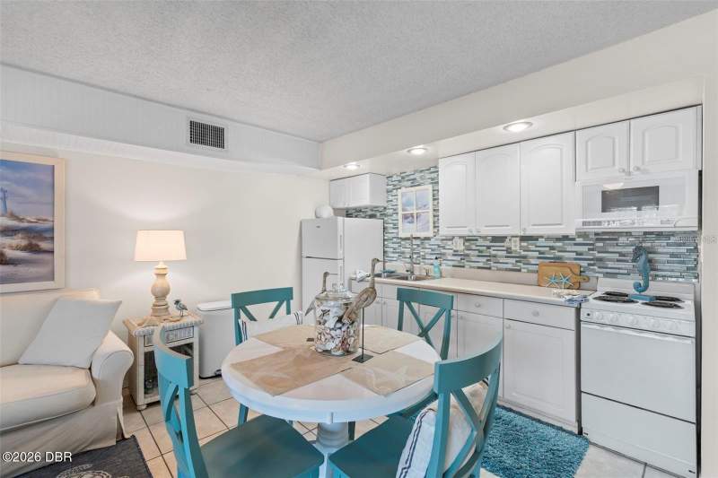 1 bedroom Condominium at 3700 S Atlantic Avenue #215, Mariners Cove Condo, New Smyrna Beach — photo 5