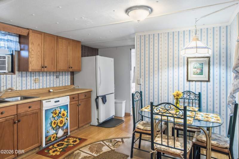2 bedroom Manufactured Home at 164 Iron Gate Circle, Twin Gates Mobile Estates, Port Orange — photo 5