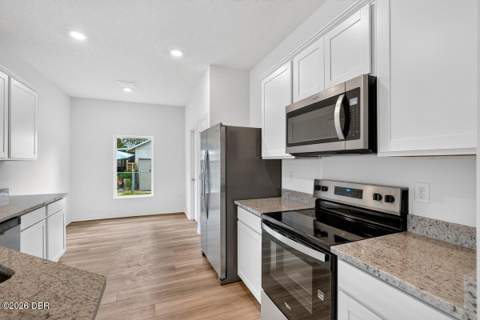 1559 Sumatra Avenue, Deltona FL - photo 6 of 32