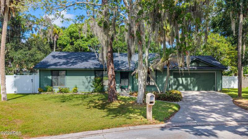3 bedroom Single Family Residence at 14 Mainsail Circle, Sailors Row, Ormond Beach — photo 2