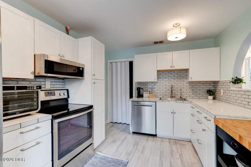 2 bedroom Condominium at 1601 Big Tree Road #408, Yorktowne Estates, Daytona Beach — photo 5