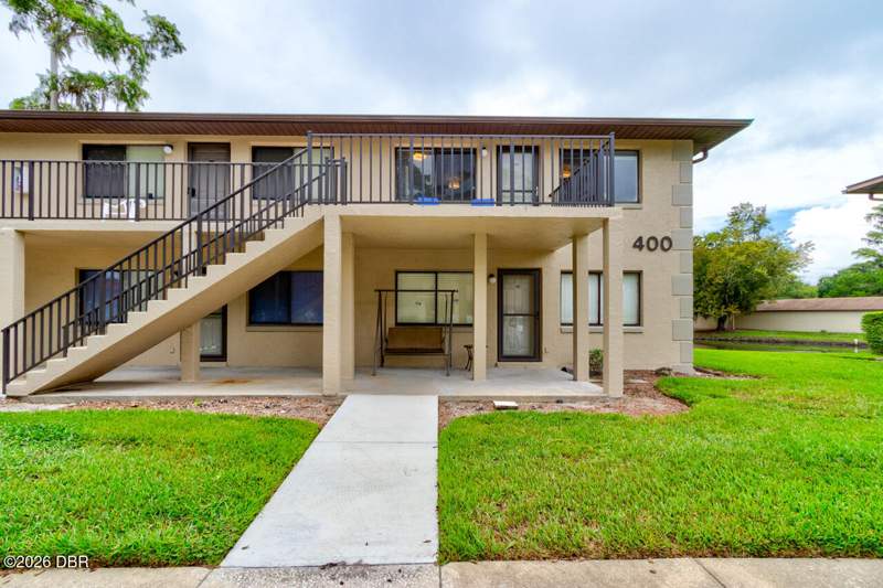 2 bedroom Condominium at 1601 Big Tree Road #408, Yorktowne Estates, Daytona Beach — photo 2