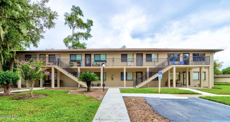 2 bedroom Condominium at 1601 Big Tree Road #408, Yorktowne Estates, Daytona Beach — photo 2