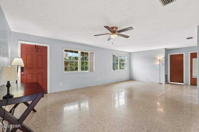 2 bedroom Single Family Residence at 1002 Thunderbird Drive, Beverly Hills, Daytona Beach — photo 5