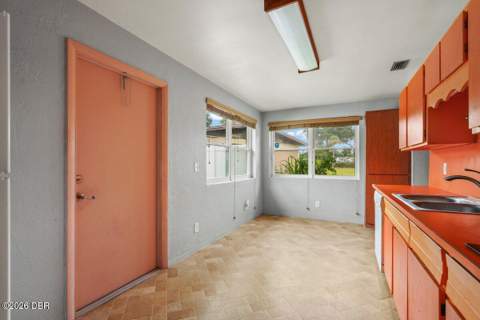 1002 Thunderbird Drive, Daytona Beach FL - photo 8 of 20