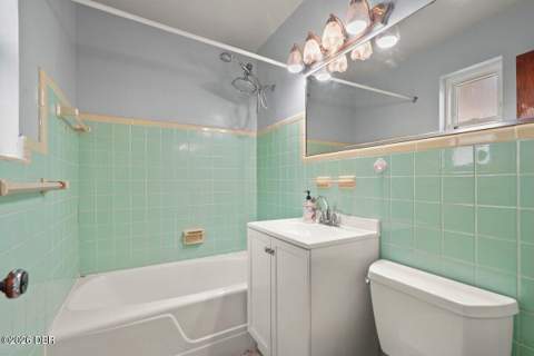 1002 Thunderbird Drive, Daytona Beach FL - photo 15 of 20