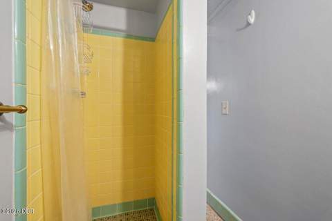 1002 Thunderbird Drive, Daytona Beach FL - photo 10 of 20