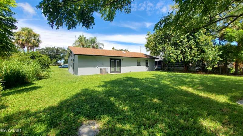 3 bedroom Single Family Residence at 963 Madison Avenue, Sunnyland Park, Daytona Beach — photo 2