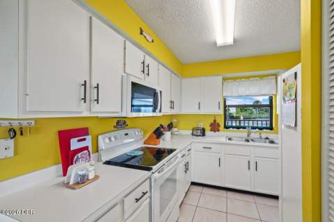 3170 Ocean Shore Boulevard #101, Ormond Beach FL - photo 16 of 29