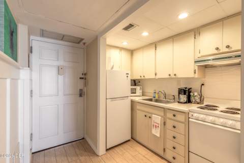 1575 Ocean Shore Boulevard #504, Ormond Beach FL - photo 8 of 40