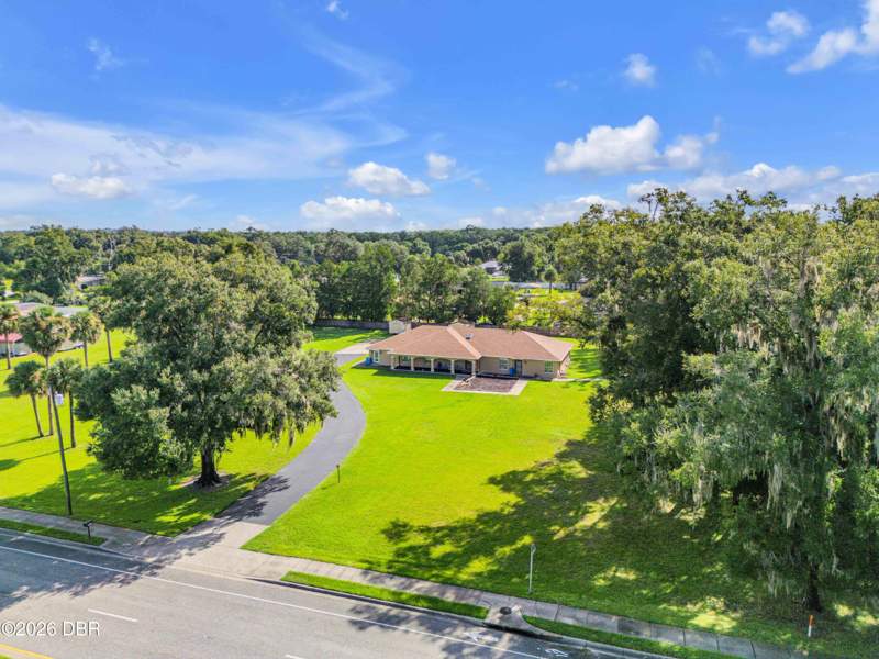 4 bedroom Single Family Residence at 2011 N Spring Garden Avenue, DeLand, DeLand — photo 2