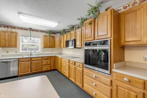 2011 N Spring Garden Avenue, DeLand FL - photo 10 of 27
