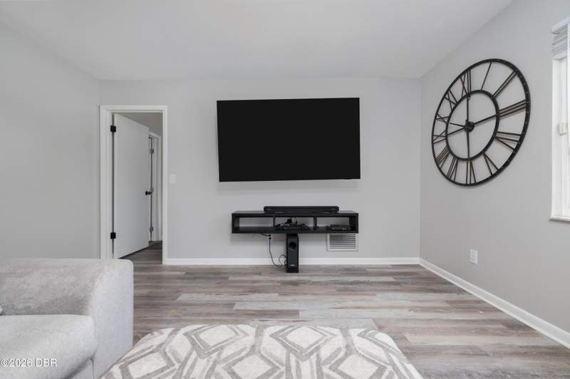 3 bedroom Single Family Residence at 1330 S Paradise Lane, Shangri La, Daytona Beach — photo 4