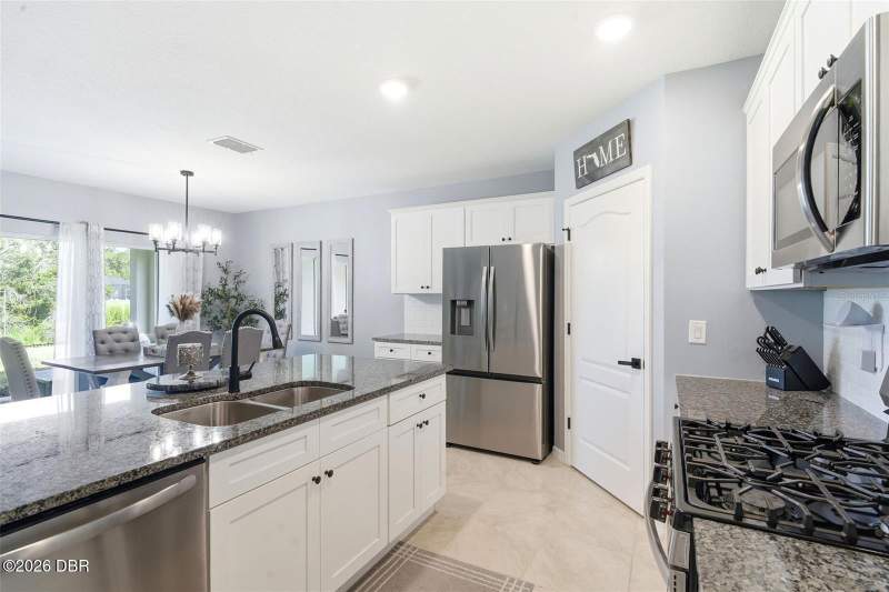 4 bedroom Single Family Residence at 135 Point Pleasant Road, DeLand, DeLand — photo 4
