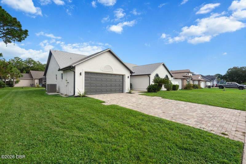 4 bedroom Single Family Residence at 1392 Surrey Park Drive, Windsor Hill, Port Orange — photo 2