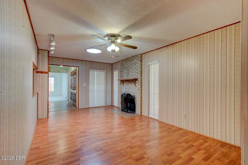 3 bedroom Single Family Residence at 1653 Lawrence Circle, Lakewood Park, Daytona Beach — photo 4