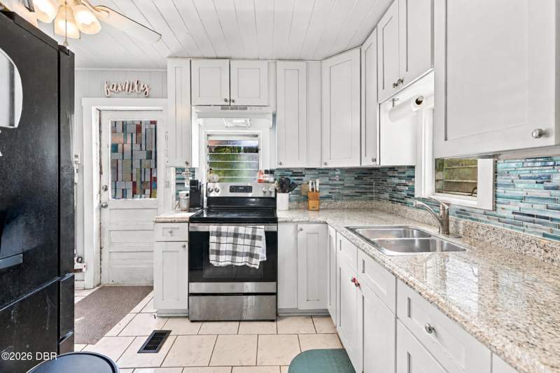 2 bedroom Single Family Residence at 614 W Pennsylvania Avenue, Not In Subdivision, DeLand — photo 5