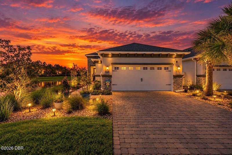 3 bedroom Townhouse at 6374 Hanfield Drive, Woodhaven, Port Orange — photo 1